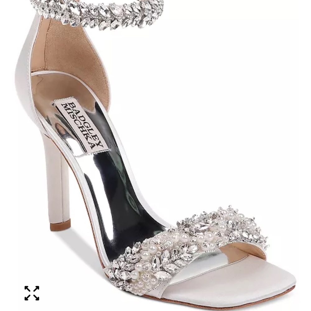 Fiorenza Badgley Mischka White Embellished Bridal Heels